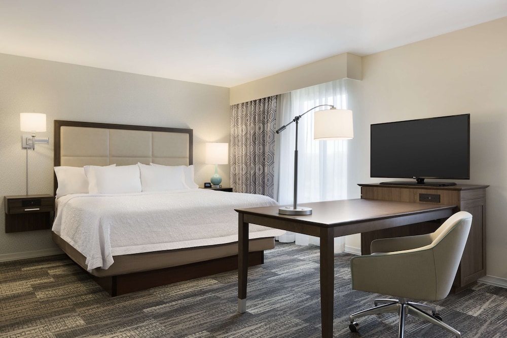 Hampton Inn & Suites Niles Warren - photo 15