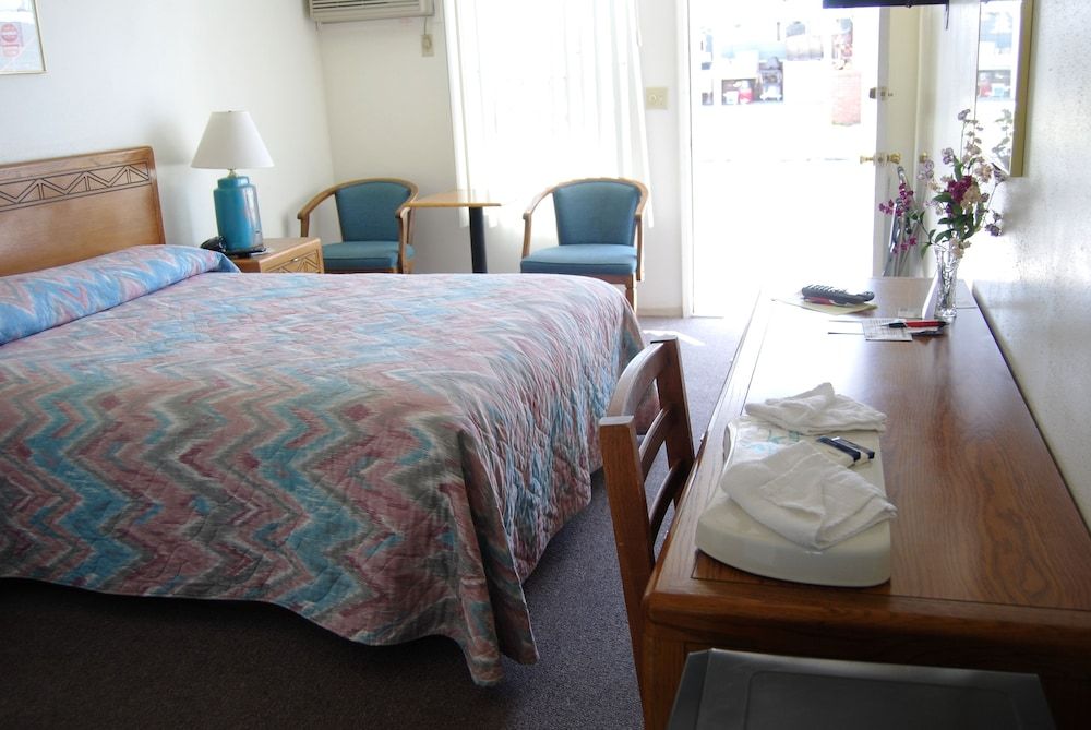 Redwood Motel - photo 22