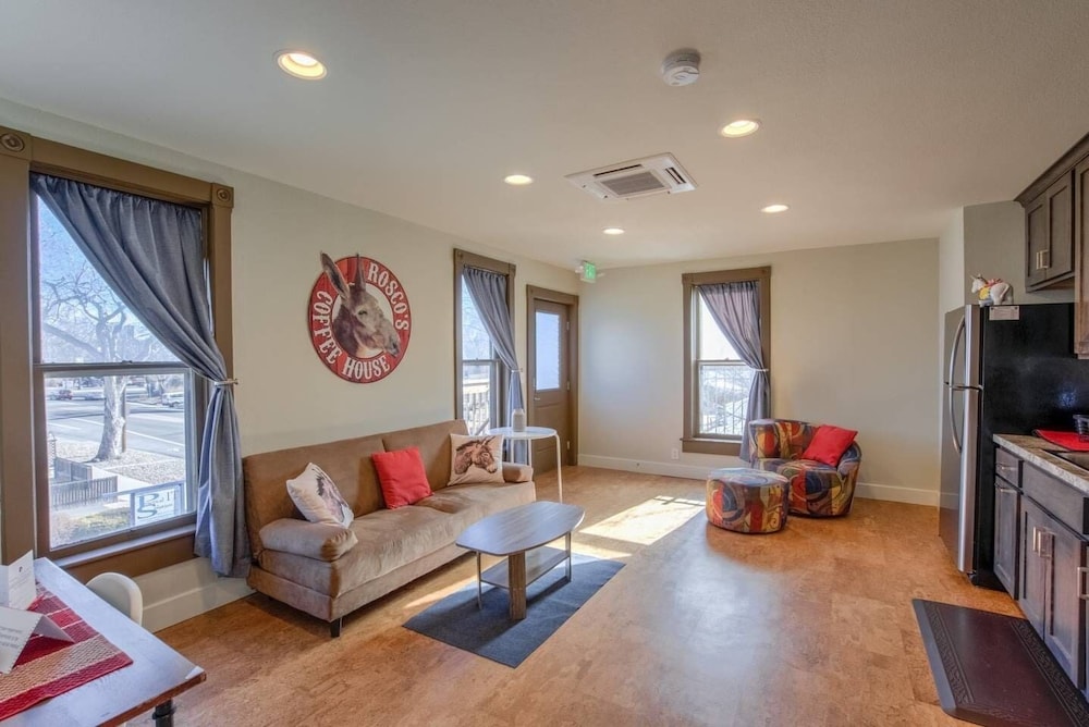 The Coffee Loft Above a Cafe Walk to Dwntn — 4-Star Luxury Hotel in Colorado Springs, United States