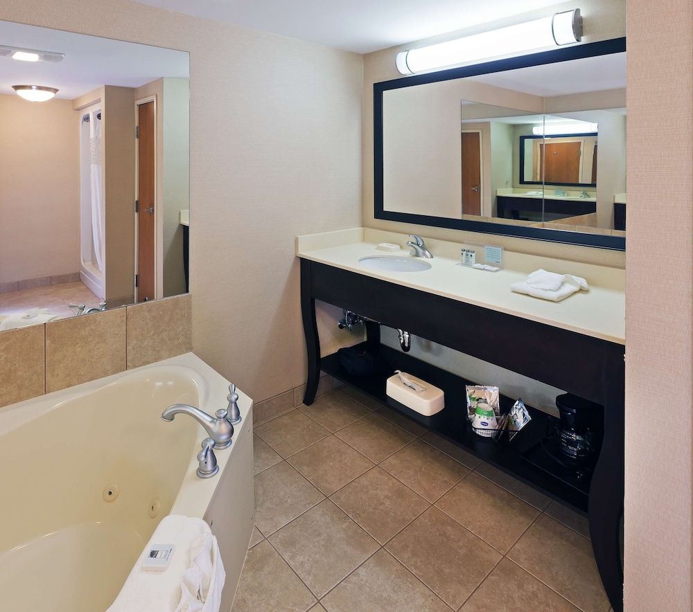 Hampton Inn by Hilton Clarksville - photo 21