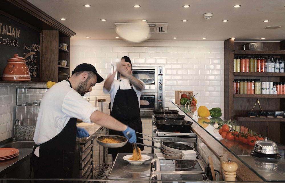 מזון ומשקאות