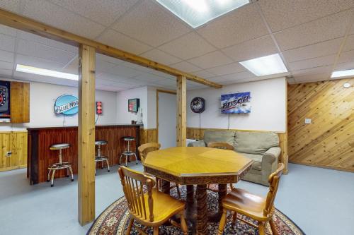 Good Time Inn - photo 6
