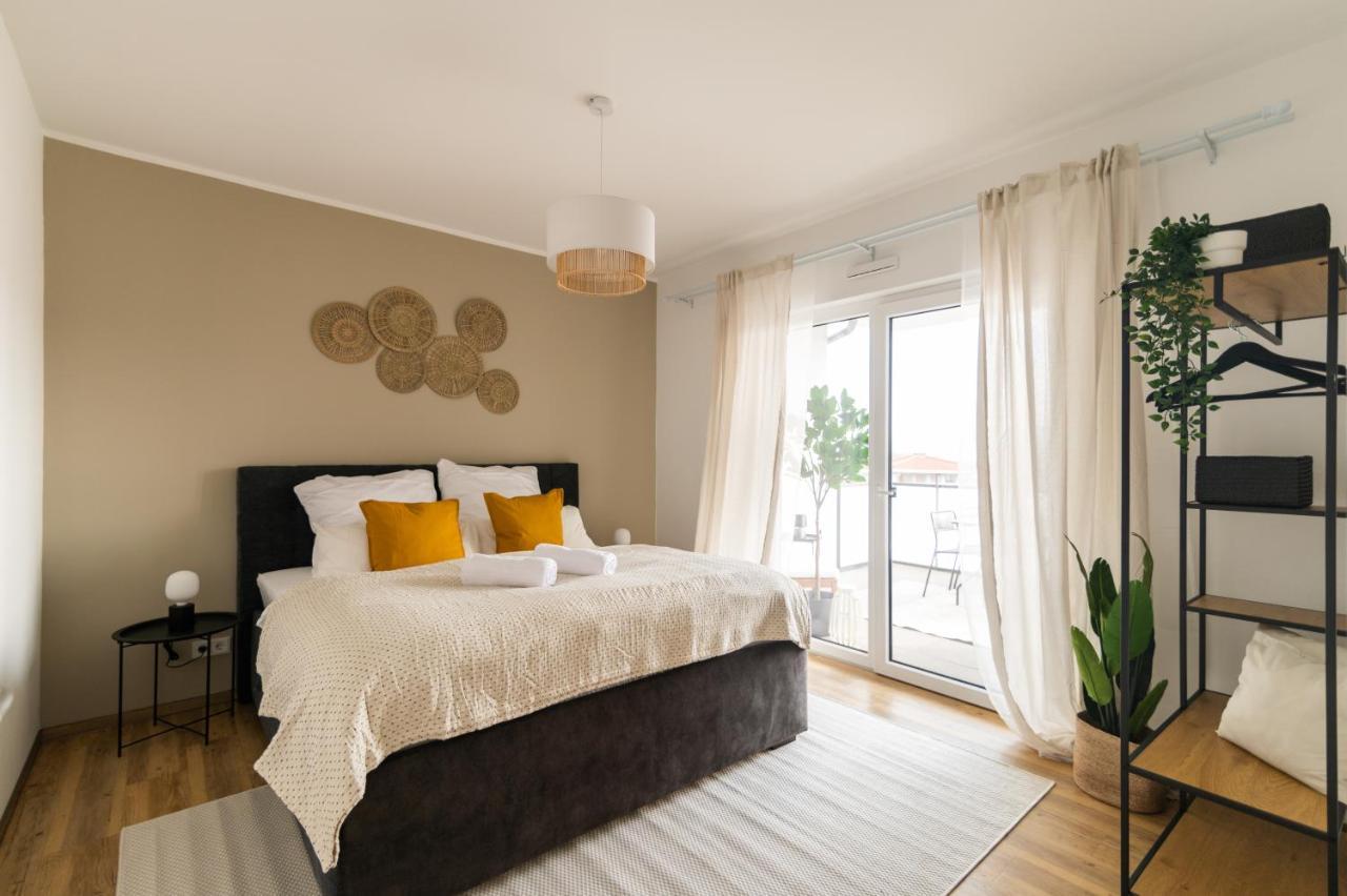 Dwellstay Modernes Apartment I 55Qm I 2 Zimmer I Küche I Bad I Terrasse I Tv I Wlan — 4-Star Luxury Hotel in Bad Hersfeld, Germany