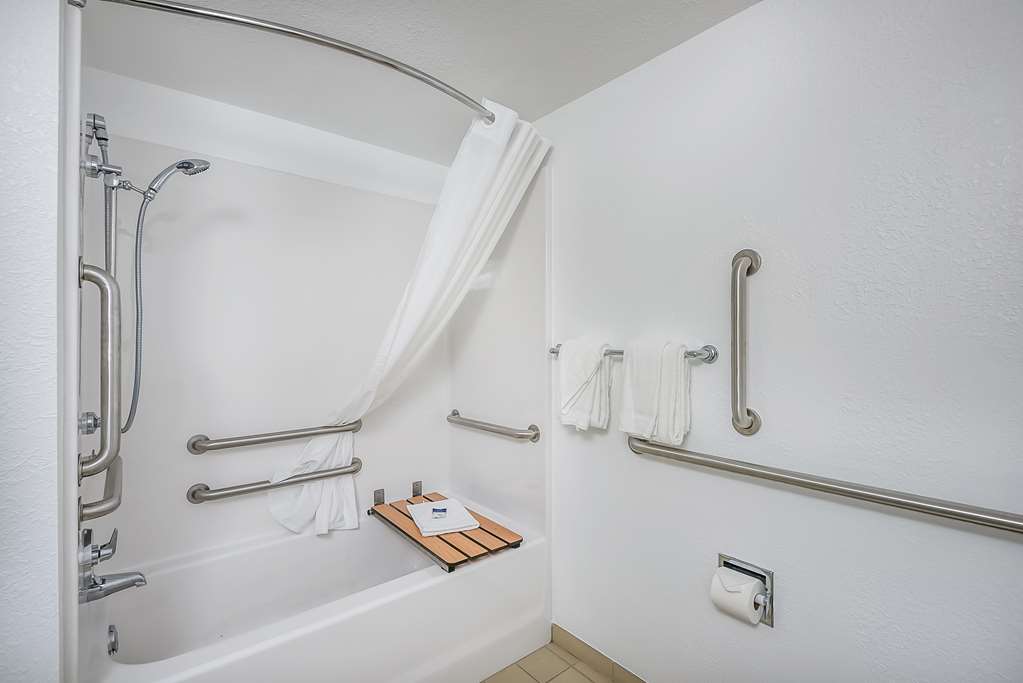 Americas Best Value Inn East Peoria - photo 22