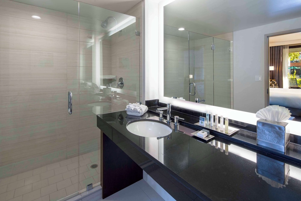 Doubletree by Hilton Newark Fremont - photo 52