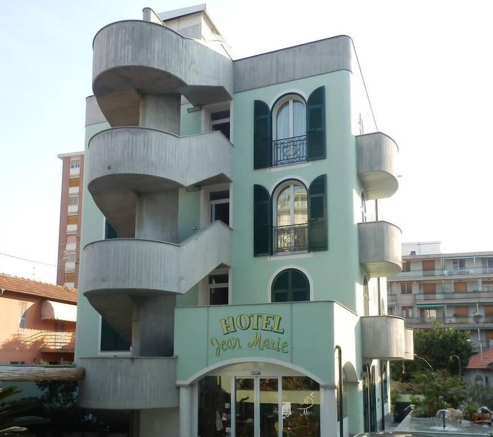 Hotel Jean Marie - carbon neutral hotel in Taggia
