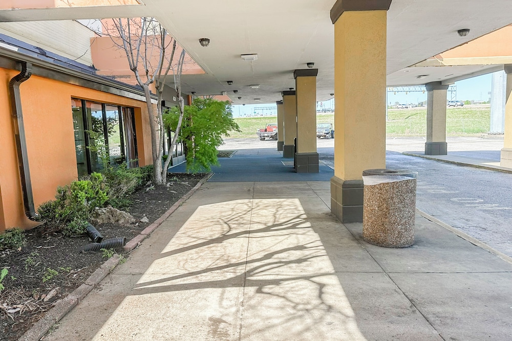 Jackson Hotel & Convention Center - photo 85