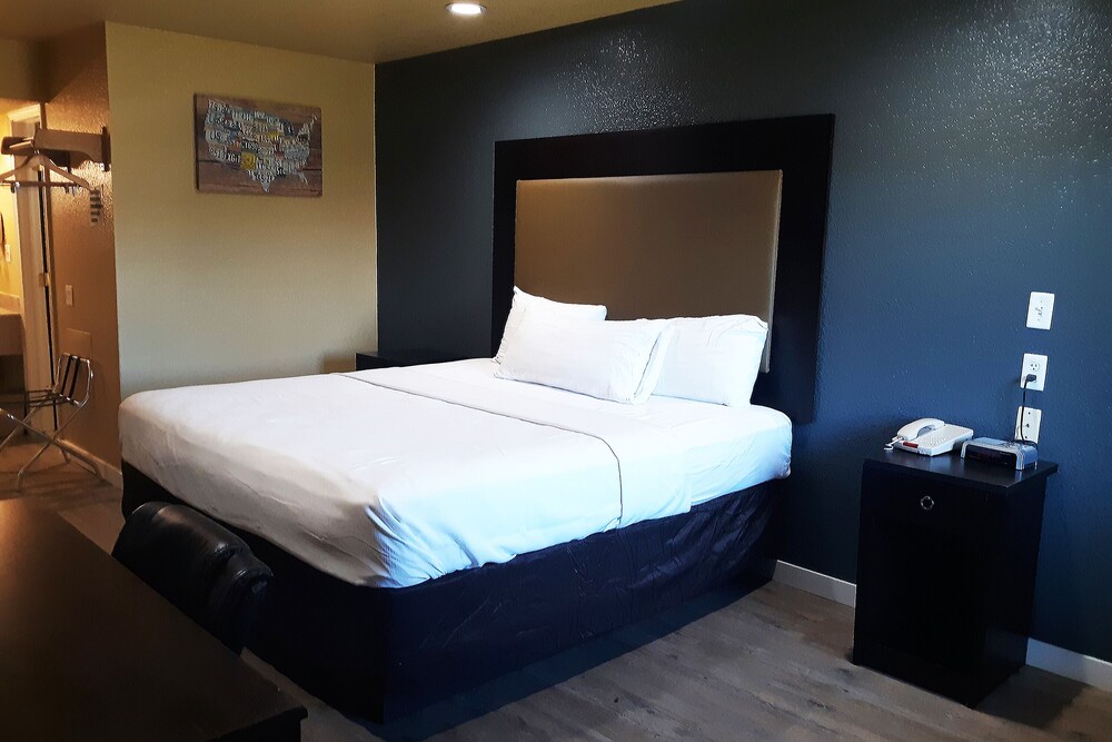 Woodridge Inn and Suites - featured photo