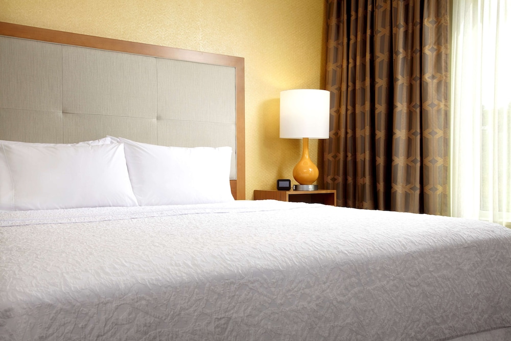 Hampton Inn & Suites Pittsburgh Airport South Settlers Ridge - photo 12