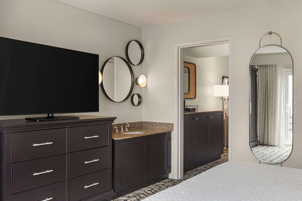 Embassy Suites by Hilton Fort Lauderdale 17th Street - photo 23
