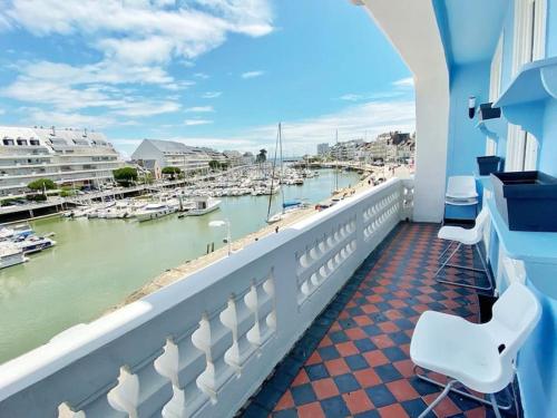 Appt T3 Type Haussmannien Vue Mer Sur Port — Le Pouliguen