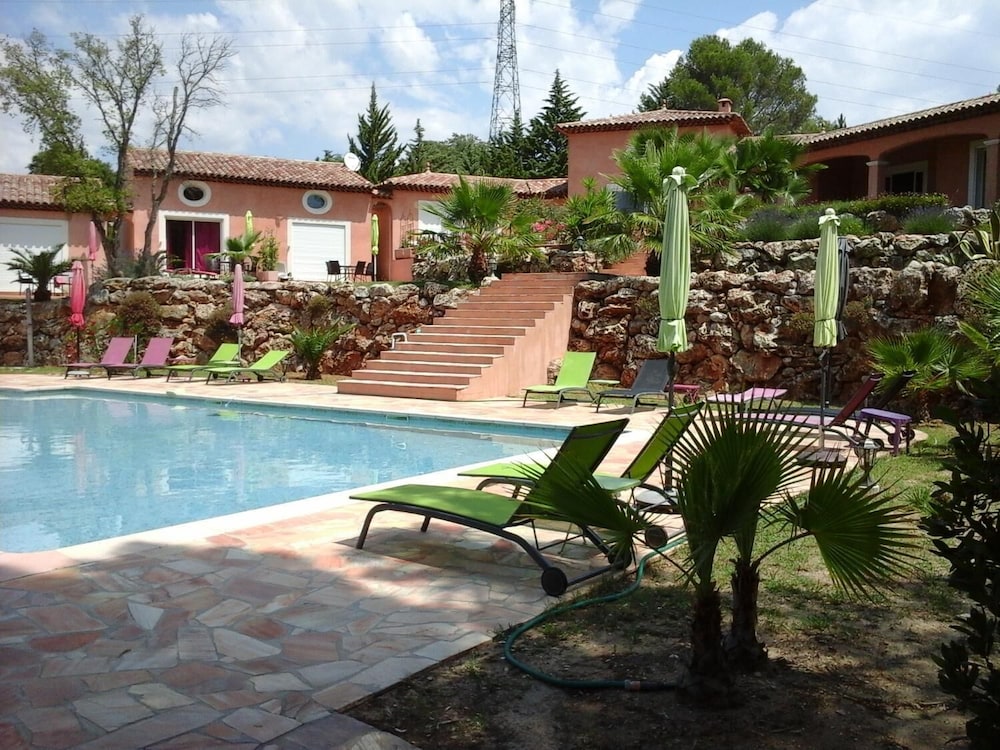 Chambres d'Hôtes Mas des lys — 4-Star Luxury Hotel in Mougins, France