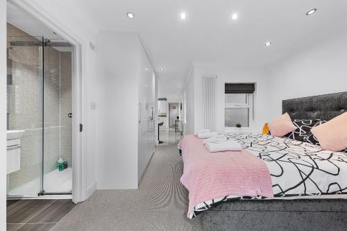 Elegant Serviced Apartment Studio Central London — 4-Star Luxury Hotel in London, United Kingdom