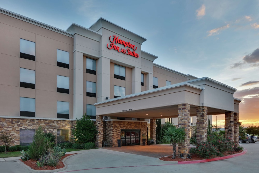 Hampton Inn and Suites Fort Worth Forest Hill - featured photo