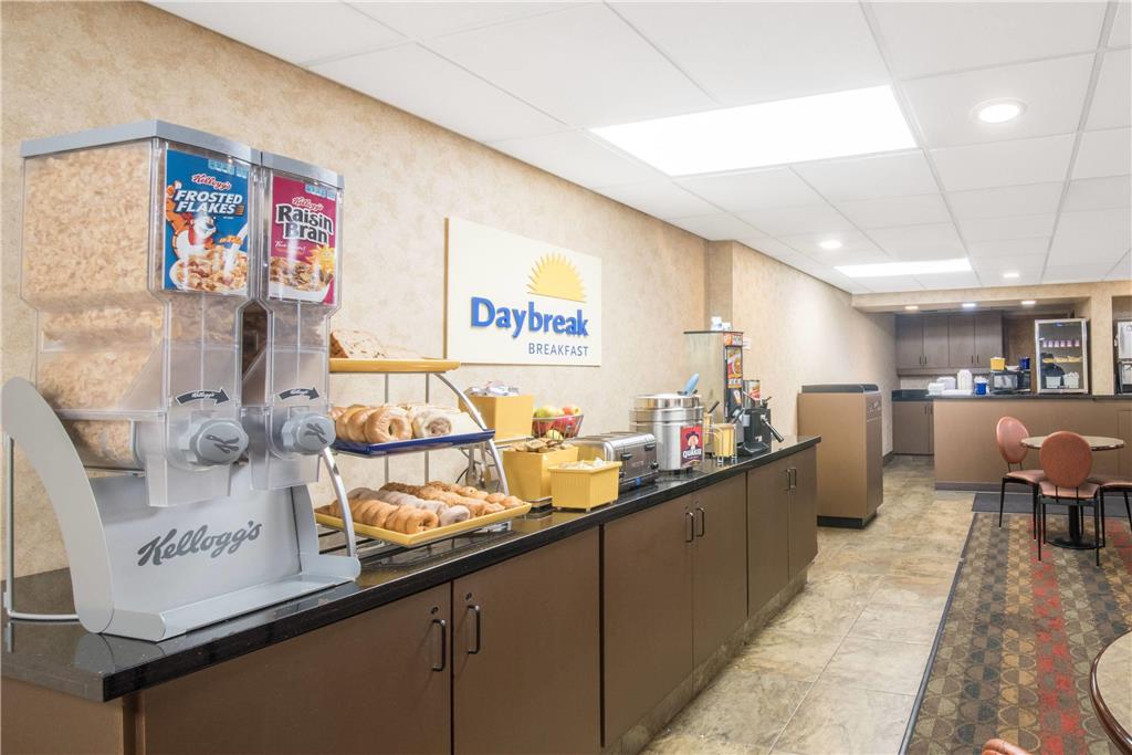 Days Inn by Wyndham Duluth Lakewalk - photo 13