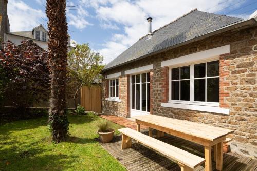 L’Echappee by Cocoonr in Saint-Malo, France