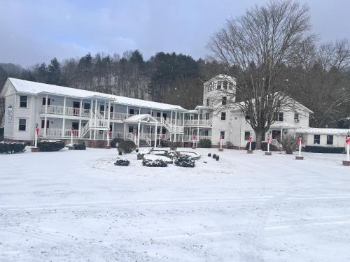 Mountain Quest Inn - photo 61