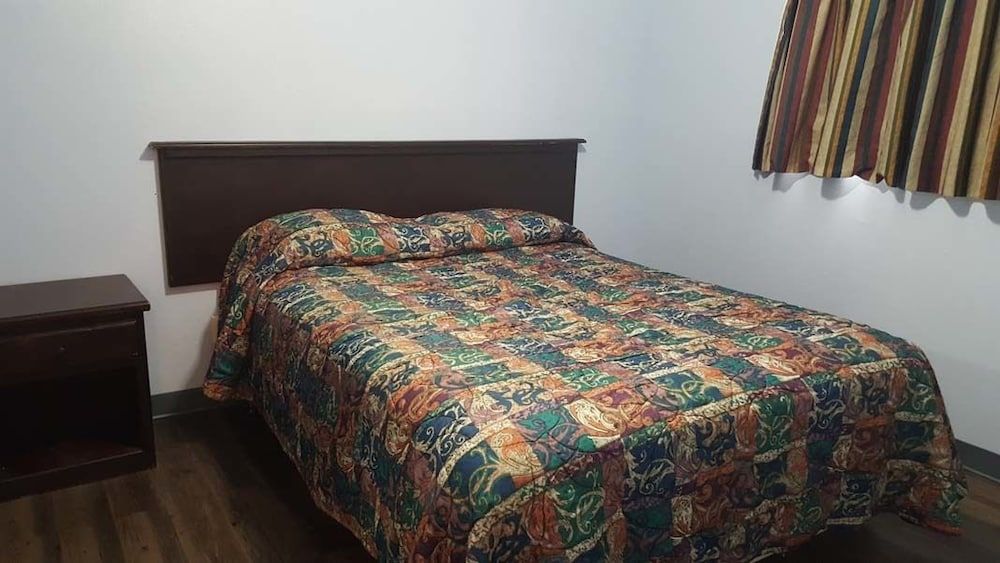 Cactus Inn and Suites - photo 10