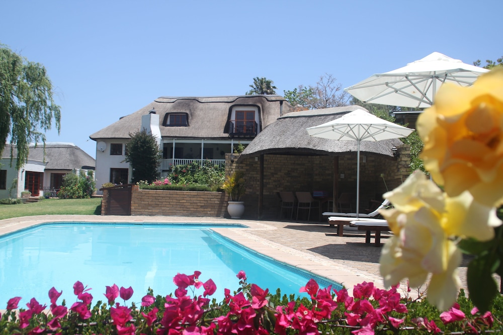 Acara Guest Cottages — 4-Star Luxury Hotel in Stellenbosch, South Africa