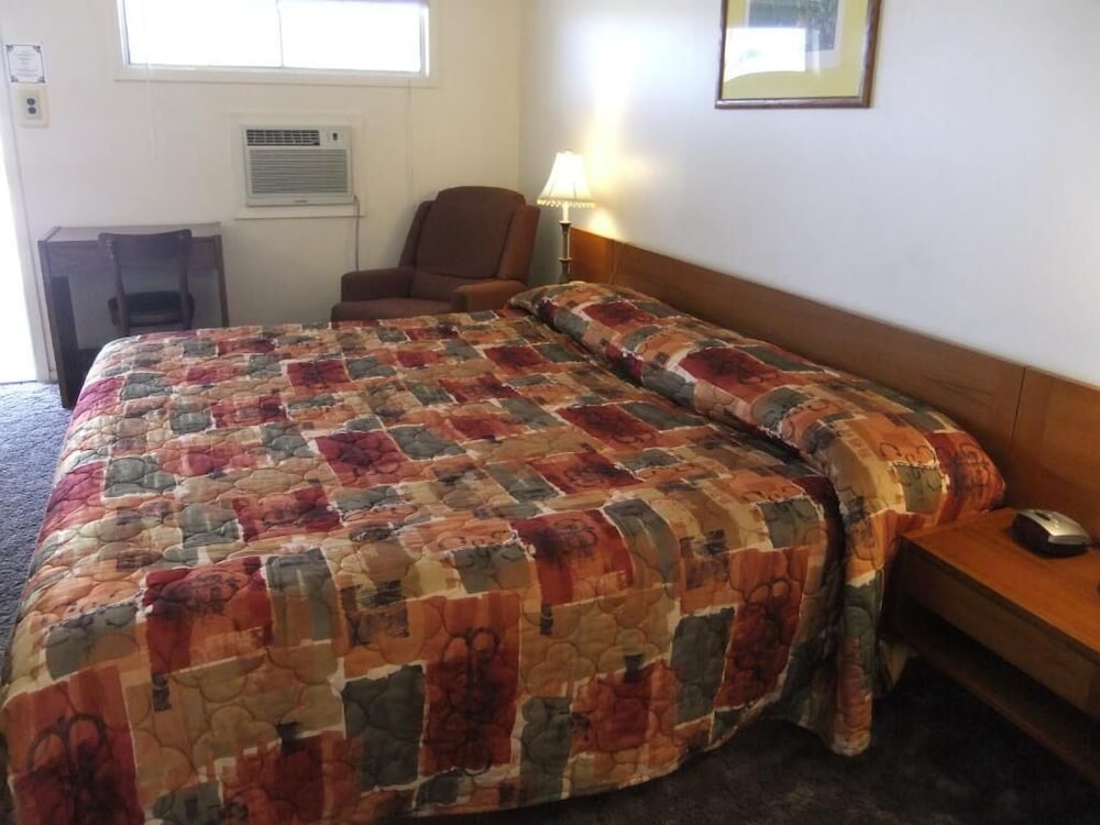 The Hills Motel - photo 9