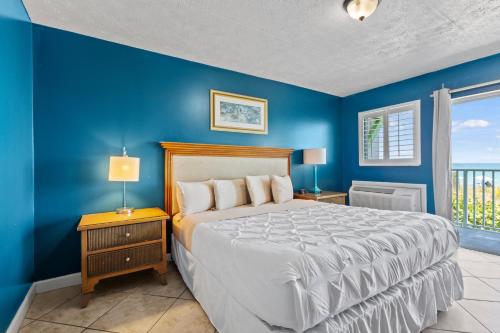 Ocean View Hotel Room with Balcony King Bed #19 in Fort Pierce, United States