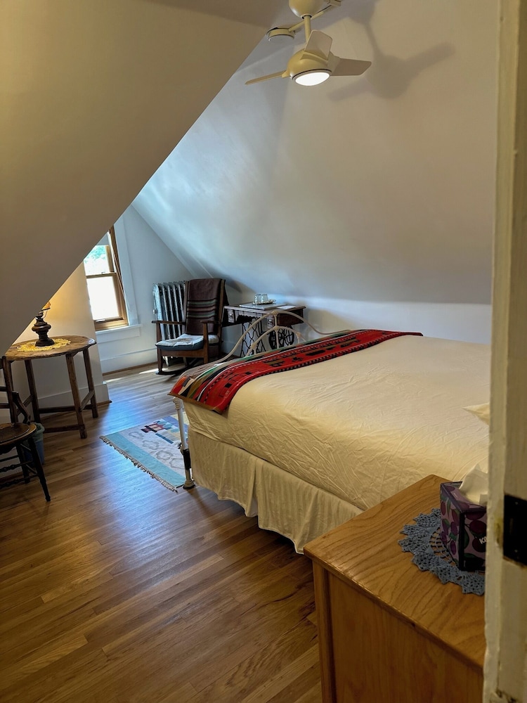 Gable House Bed and Breakfast Inn - photo 16