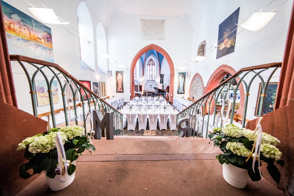 Ulner Kapelle — 4-Star Luxury Hotel in Weinheim, Germany