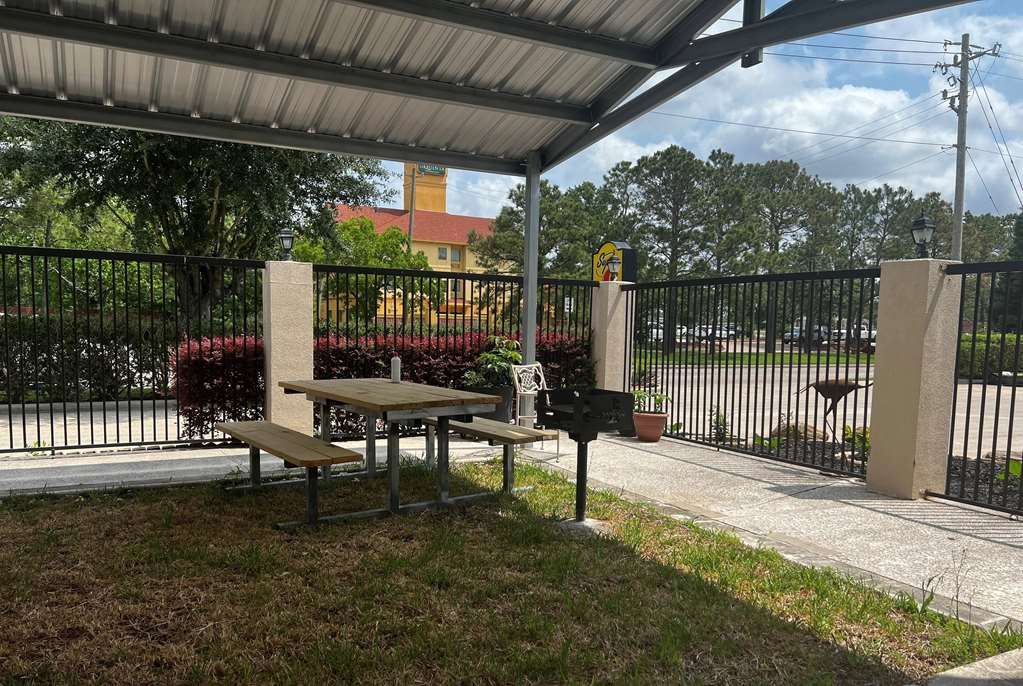 Super 8 by Wyndham Pasadena - photo 2