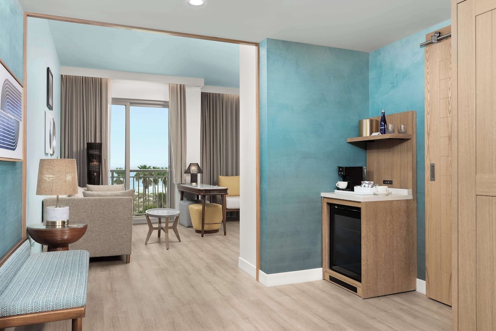 The Hiatus Clearwater Beach Curio Collection By Hilton - photo 5