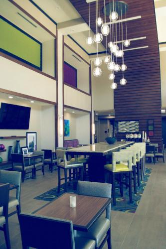 Hampton Inn and Suites by Hilton Tyler South