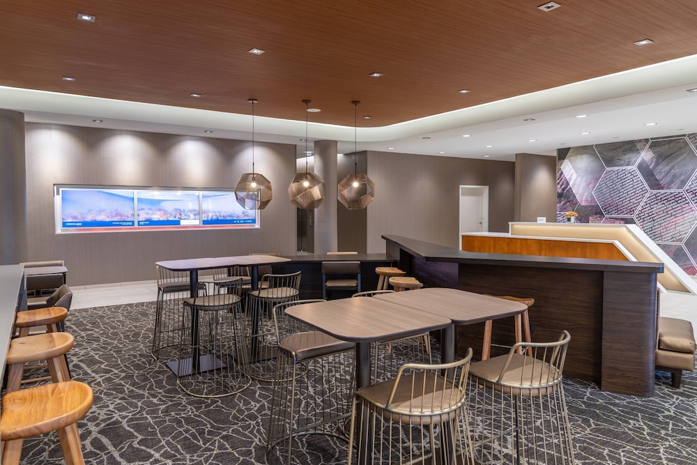 SpringHill Suites by Marriott Overland Park Leawood - photo 3