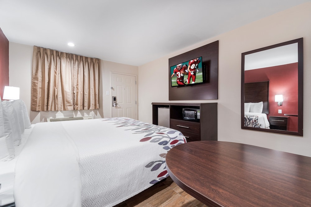 Red Roof Inn Houston Spring North - photo 9