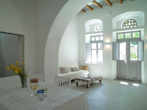 Tutti Blu Tinos Living Space — Tinos