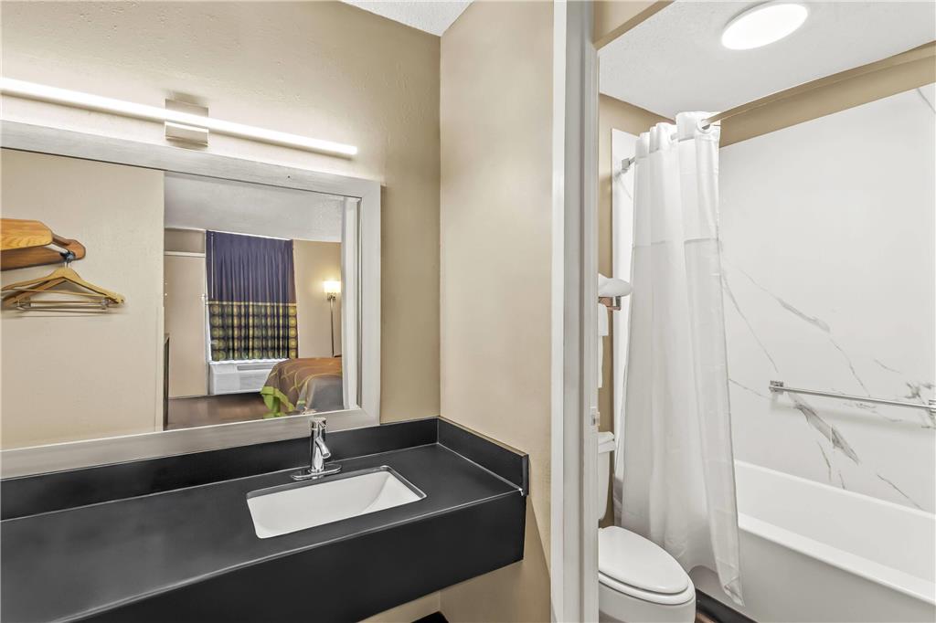 Super 8 by Wyndham Commerce - photo 17