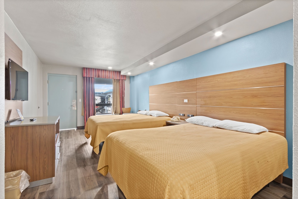 Regency Inn Near Boardwalk & Hurlburt Field - photo 10