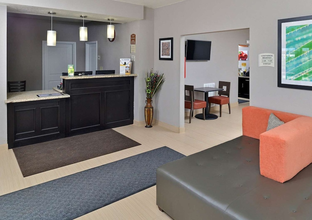 Scottish Inns & Suites - featured photo