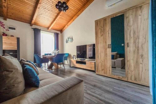 Azure Apartman — 4-Star Luxury Hotel in Siofok, Hungary