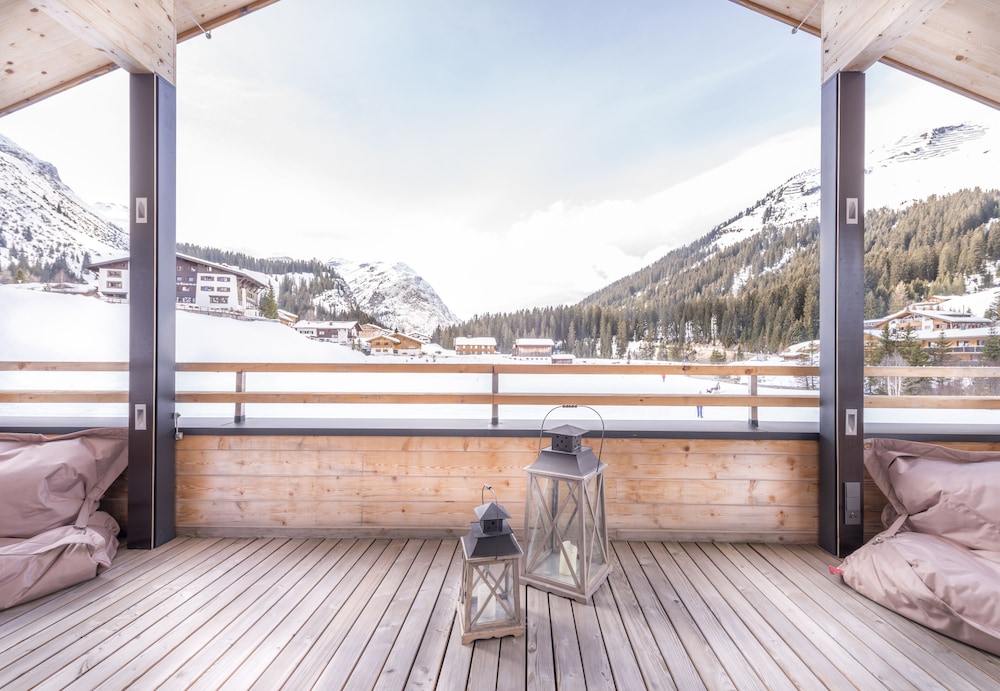 Design Chalets Lech — 4-Star Luxury Hotel in Lech, Austria