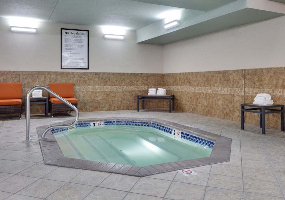 Holiday Inn Express Hotel & Suites Scottsbluff Gering by IHG - photo 17