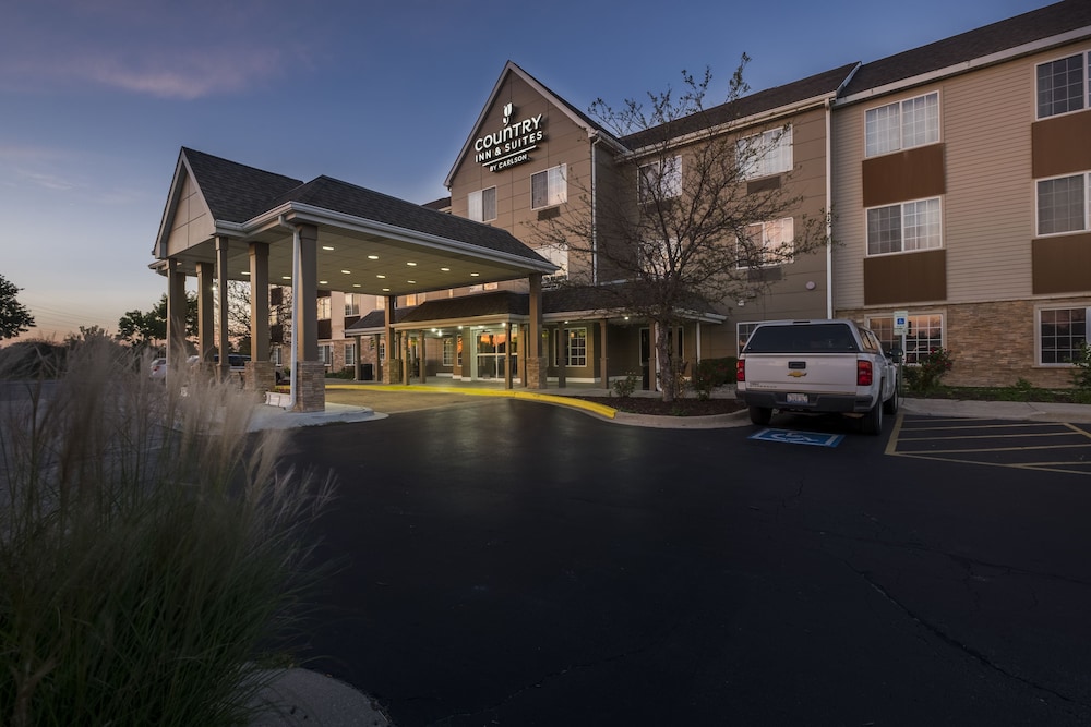 Holiday Inn Express & Suites Chicago Matteson an IHG Hotel - photo 41