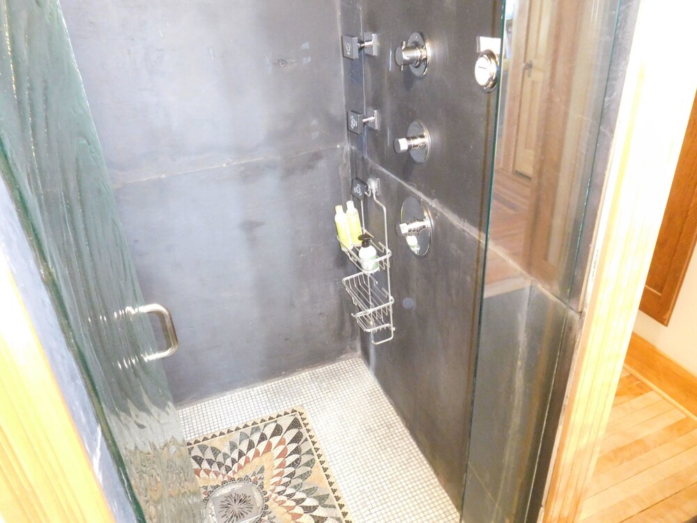 Mt. Philo Inn - photo 94