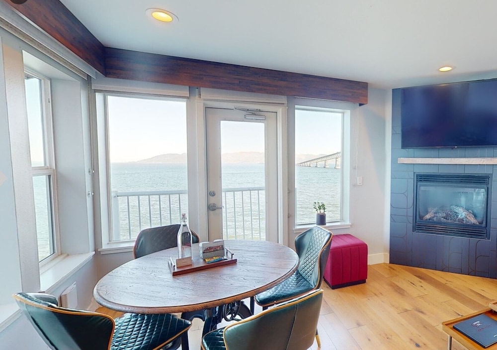 Cannery Pier Hotel & Spa - photo 42