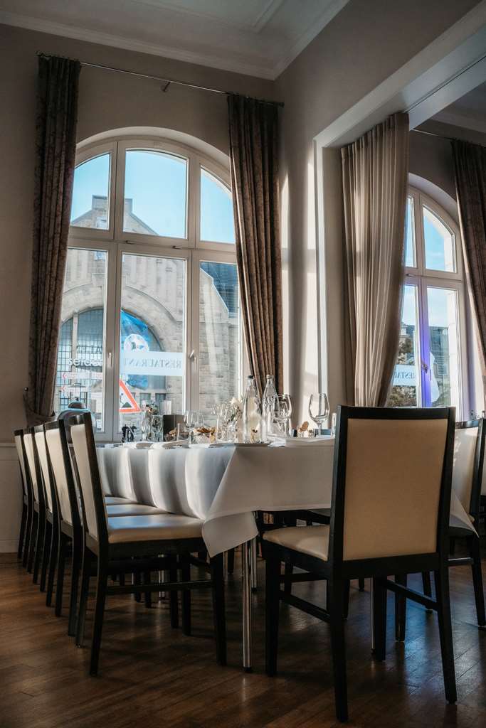 Steigenberger Hotel Bielefelder Hof, Germany - Wedding Table