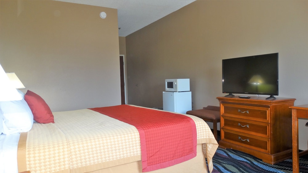 Oak Tree Inn & Suites - photo 5