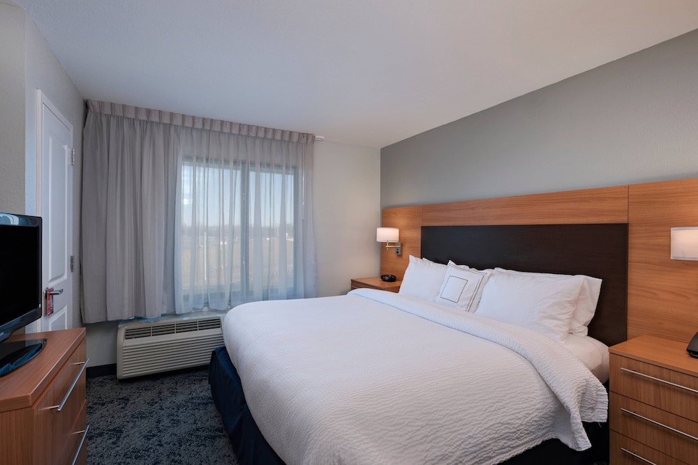 TownePlace Suites Monroe - photo 6