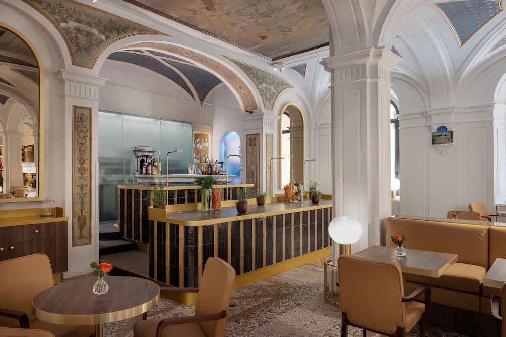 Hotel Art by the Spanish Steps