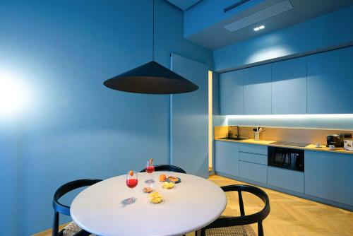 Real Passeggio Guest House Dimore Partenopee — 4-Star Luxury Hotel in Naples, Italy