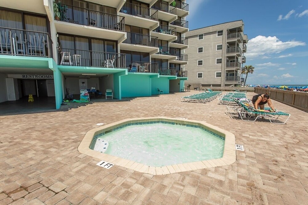 Royal Garden Resort 903 2 Bedroom Condo by RedAwning - photo 22