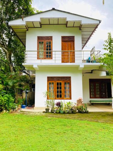 Summer Ridge Homestay — 4-Star Luxury Hotel in Ratnapura, Sri Lanka