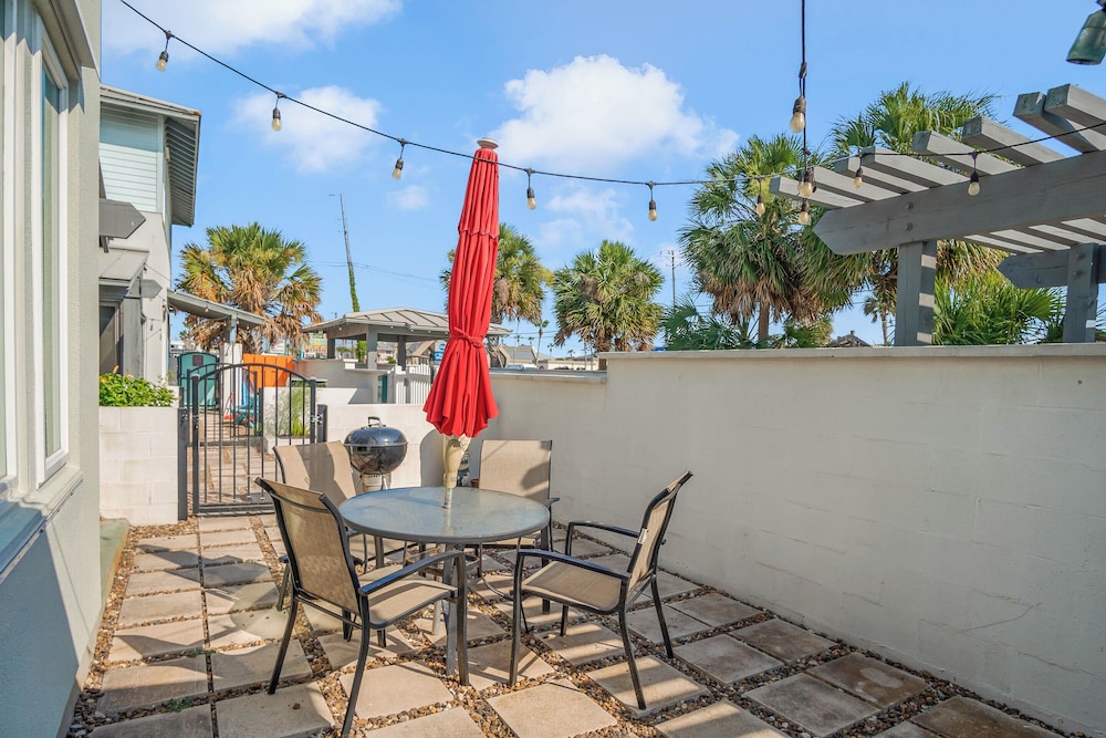 The Hideaway by Silver Sands Vacation Rentals — 4-Star Luxury Hotel in Port Aransas, United States